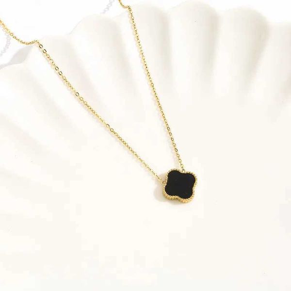 designer pendant necklace for women elegant four-leaf clover pendant necklace s925 sterling silver necklace designer jewelry 24k gold plated
designer pendant necklace for women elegant four-leaf clover pendant necklace s925 sterling silver necklace designer jewelry 24k gold plated