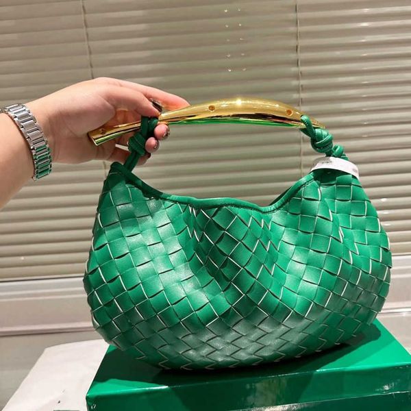 high-end leather designer bag shoulder handbag women's hand-woven handheld wallet luxury fashion multi-functional tote bag
high-end leather designer bag shoulder handbag women's hand-woven handheld wallet luxury fashion multi-functional tote bag