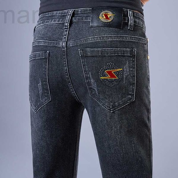 men's jeans designer korean version 2021 autumn and winter new medusa embroidered jeans men's elastic slim fit small leg straight, Blue
men's jeans designer korean version 2021 autumn and winter new medusa embroidered jeans men's elastic slim fit small leg straight, Blue