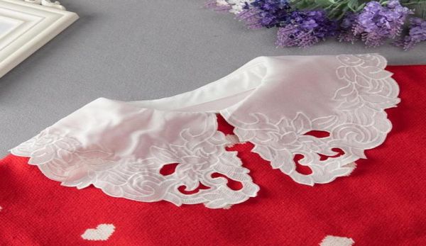 bow ties 2022 white big lapel fake collars for women shirt removable false female lace half blouse detachable collar1450570, Black;gray
bow ties 2022 white big lapel fake collars for women shirt removable false female lace half blouse detachable collar1450570, Black;gray