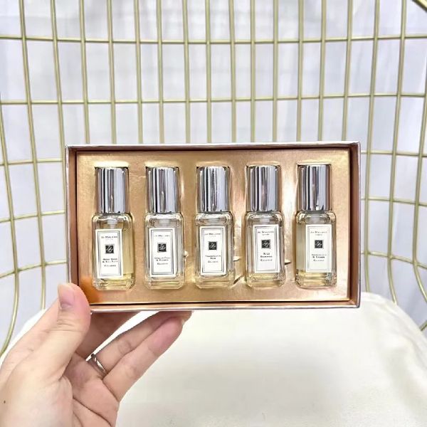parfum cologne jolondon malone perfume 9ml 5pcs set suit eau de cologne wild bluebell lime basil mandarin english pear lasting smell fragran
parfum cologne jolondon malone perfume 9ml 5pcs set suit eau de cologne wild bluebell lime basil mandarin english pear lasting smell fragran