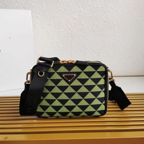 9a fashionable women's new postman made of imported leather and unique embroidered fabric design with exquisite modernist patterns for
9a fashionable women's new postman made of imported leather and unique embroidered fabric design with exquisite modernist patterns for