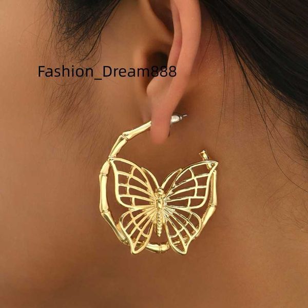 yingtong fashion gold alloy hollowed butterfly hoop earrings women c-shape bamboo earrings jewelry 2023, Silver
yingtong fashion gold alloy hollowed butterfly hoop earrings women c-shape bamboo earrings jewelry 2023, Silver