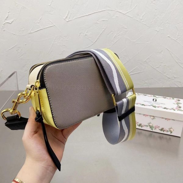 designer men's shoulder bag messenger bag handbag famous handbag messenger bag keychain bag flying bag fashion classic bag., Red;black
designer men's shoulder bag messenger bag handbag famous handbag messenger bag keychain bag flying bag fashion classic bag., Red;black