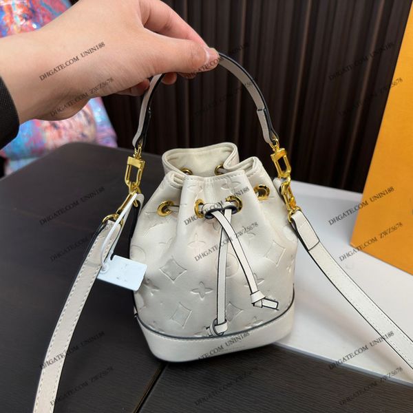 23ss womens luxurys designers totes bag handbags mini bucket flowers shouder crossbody women handbag pouch purse 10cm
23ss womens luxurys designers totes bag handbags mini bucket flowers shouder crossbody women handbag pouch purse 10cm