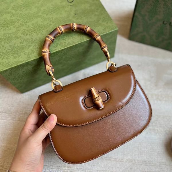 designer bag luxury famous product the tote bag genuine leather women fashion shoulder bags bamboo knot handle high sense small handheld cro
designer bag luxury famous product the tote bag genuine leather women fashion shoulder bags bamboo knot handle high sense small handheld cro