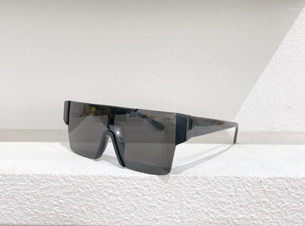sunglasses large frame square internet celebrity hip-hop star one piece eye protection for men and women be4291, White;black
sunglasses large frame square internet celebrity hip-hop star one piece eye protection for men and women be4291, White;black