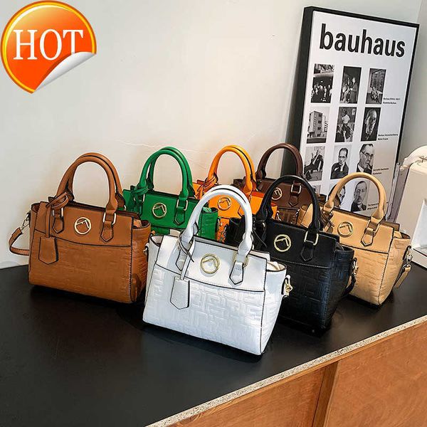 women's designer bags tote 2023 new hand embossed fashion shoulder messenger woman factory direct sales
women's designer bags tote 2023 new hand embossed fashion shoulder messenger woman factory direct sales