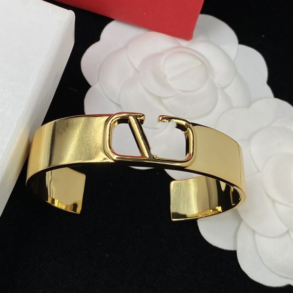 2023new luxury designer jewelry 18k gold plated - stainless steel couple wedding bracelets gift accessories wholesale-11, Silver
2023new luxury designer jewelry 18k gold plated - stainless steel couple wedding bracelets gift accessories wholesale-11, Silver