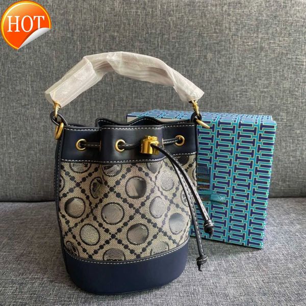 luxury brand designer handbags single shoulder bags crossbody tote 2023 women's new fashion texture leather bucket gift box packaging f
luxury brand designer handbags single shoulder bags crossbody tote 2023 women's new fashion texture leather bucket gift box packaging f
