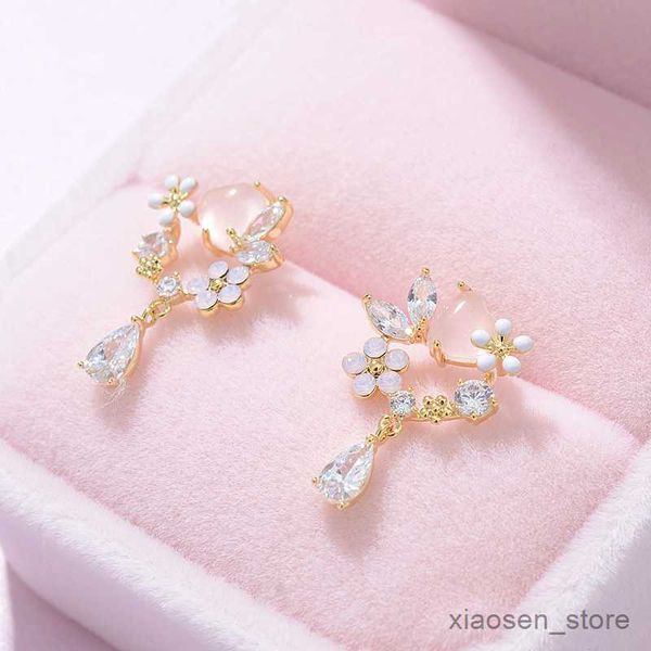 stud delicate butterfly stud earrings for women new exquisite flower bee earring girl wedding sweet jewelry r230628, Golden;silver
stud delicate butterfly stud earrings for women new exquisite flower bee earring girl wedding sweet jewelry r230628, Golden;silver
