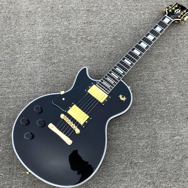custom shop, black head one-piece electric guitar, rosewood fingerboard, 22 pinsilk, gold hardware, ing
custom shop, black head one-piece electric guitar, rosewood fingerboard, 22 pinsilk, gold hardware, ing