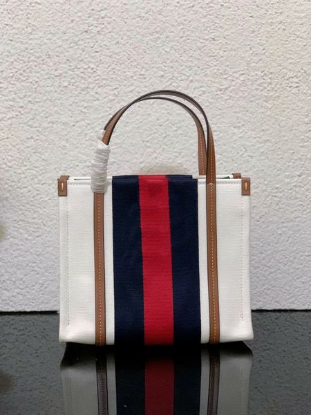 2023 designer cotton canvas interlocking tote bags removable cross body long leather strap shoulder bags letter printing web stripe totes ha
2023 designer cotton canvas interlocking tote bags removable cross body long leather strap shoulder bags letter printing web stripe totes ha