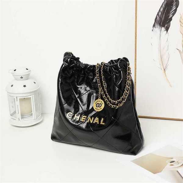 new fashion lingge chain bag foreign trend bin bag bucket bag large capacity shoulder bag 50% clearance sale
new fashion lingge chain bag foreign trend bin bag bucket bag large capacity shoulder bag 50% clearance sale