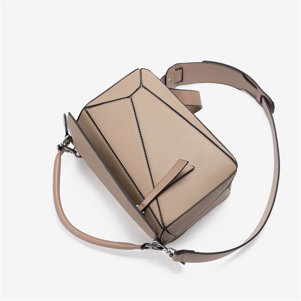 luxury designer bag women shoulder bag geometric splice lychee pattern versatile classic the tote bag lightweight large capacity pu
luxury designer bag women shoulder bag geometric splice lychee pattern versatile classic the tote bag lightweight large capacity pu