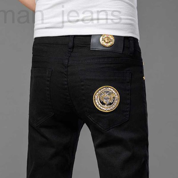 men's jeans designer autumn and winter men's jeans cotton high elastic medusa korean version thick slim-fit pants slim embroidery, Blue
men's jeans designer autumn and winter men's jeans cotton high elastic medusa korean version thick slim-fit pants slim embroidery, Blue