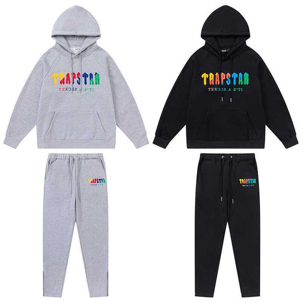trapstar minimalist rainbow towel embroidered plush sweater and pants set, Black;brown
trapstar minimalist rainbow towel embroidered plush sweater and pants set, Black;brown