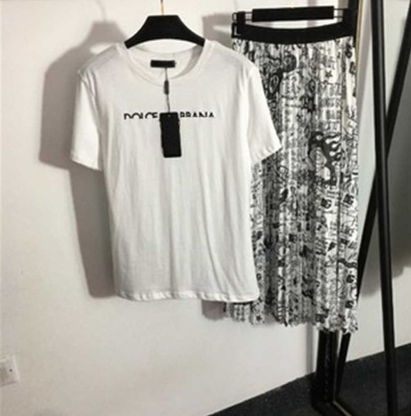 designer dress two piece set trendy printed skirts letter print cotton short sleeve t-shirt fashion prints high waisted pleated skirt womens, White
designer dress two piece set trendy printed skirts letter print cotton short sleeve t-shirt fashion prints high waisted pleated skirt womens, White