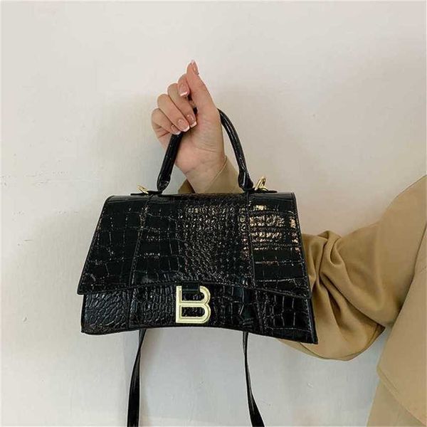 women's bag 2023 new fashion trend western crocodile pattern handheld small square bag one shoulder crossbody bag women's bag 50%
women's bag 2023 new fashion trend western crocodile pattern handheld small square bag one shoulder crossbody bag women's bag 50%