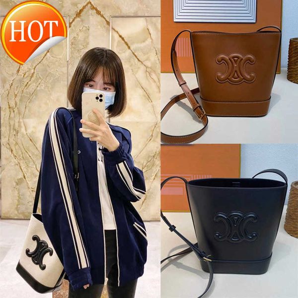 women's designer bags triumphal arch bucket bag autumn and winter new cowhide casual large capacity tote one shoulder crossbody factory
women's designer bags triumphal arch bucket bag autumn and winter new cowhide casual large capacity tote one shoulder crossbody factory