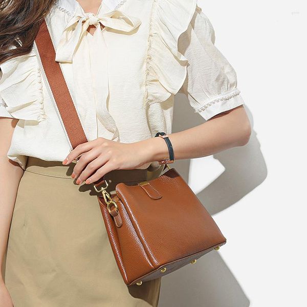 shoulder bags women's pu leather bag luxury high-capacity bucket handbag lady fashion casual crossbody messenger for female
shoulder bags women's pu leather bag luxury high-capacity bucket handbag lady fashion casual crossbody messenger for female
