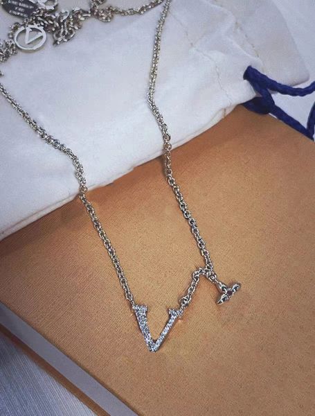 luxury designer 18k gold plated pendant necklace bead chain for men and women trendy jewelry fashion accessories gifts never tarnish, Silver
luxury designer 18k gold plated pendant necklace bead chain for men and women trendy jewelry fashion accessories gifts never tarnish, Silver