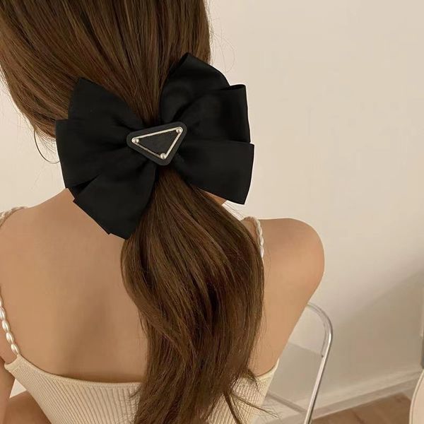 luxury bows hair clip girls p letter triangle bowknot barrettes designer women accessories boutique hairpins party wedding barrette, Golden;silver
luxury bows hair clip girls p letter triangle bowknot barrettes designer women accessories boutique hairpins party wedding barrette, Golden;silver
