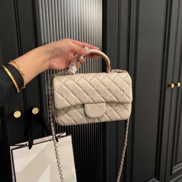 cc bag chan nel bag designer handbag shoulder chain bag clutch flap totes bags wallet luxury purse double letters solid hasp waist square st
cc bag chan nel bag designer handbag shoulder chain bag clutch flap totes bags wallet luxury purse double letters solid hasp waist square st