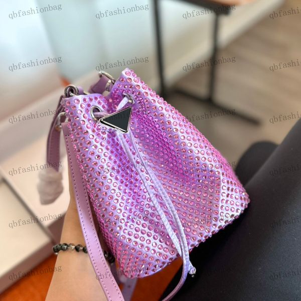 designer mini bucket bag super flash diamond pull shoulder bag hardware triangle enamel buckle handbag crossbody bag sweet princess bags key
designer mini bucket bag super flash diamond pull shoulder bag hardware triangle enamel buckle handbag crossbody bag sweet princess bags key