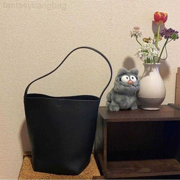 the row bag designers bags women luxurys the row tote crossbody leather bucket half moon bag crescent underarm shoulder purse 9r0t ev4u
the row bag designers bags women luxurys the row tote crossbody leather bucket half moon bag crescent underarm shoulder purse 9r0t ev4u