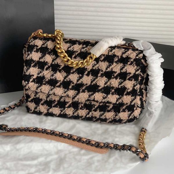 cc bag designer for women black cf handbag leather chain slant shoulder clutch flap totes bag double letters solid hasp waist square stripes
cc bag designer for women black cf handbag leather chain slant shoulder clutch flap totes bag double letters solid hasp waist square stripes