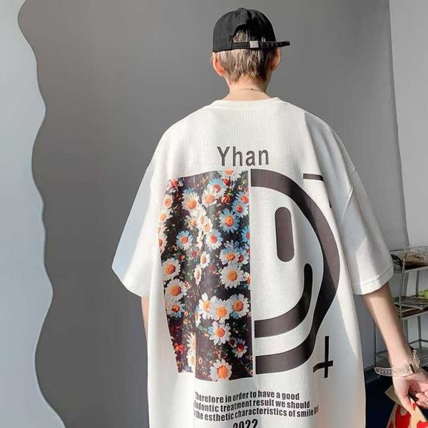 high street men's fashion brand t-shirt short sleeve hiphop rascal handsome blast street smiling face print t-shirt loose couple half s, White;black
high street men's fashion brand t-shirt short sleeve hiphop rascal handsome blast street smiling face print t-shirt loose couple half s, White;black