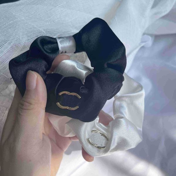luxury designer headbands women multicolor black gold brand korean simple ff letter headband fashion sport hair bands headwraps for head acc
luxury designer headbands women multicolor black gold brand korean simple ff letter headband fashion sport hair bands headwraps for head acc