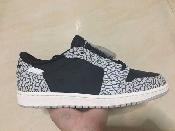 1s reto jumpman high basketball shoes sneakers have large size 12-13 with double box cz0790-001, Black
1s reto jumpman high basketball shoes sneakers have large size 12-13 with double box cz0790-001, Black
