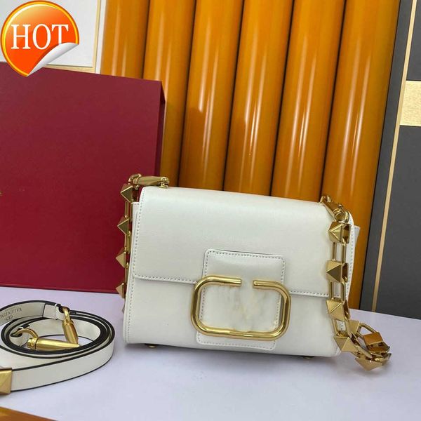 designer bags 2023 new riveted calf women's shoulder handbag oblique span vintage hardwaretote factory direct sale purses ladies handba
designer bags 2023 new riveted calf women's shoulder handbag oblique span vintage hardwaretote factory direct sale purses ladies handba