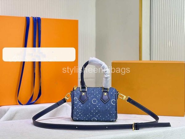 designer totes speedy 25 navy blue denim bags monograms canvas pattern faded padlock crossbody shoulder bandouliere mini handbag 16 cm m8116
designer totes speedy 25 navy blue denim bags monograms canvas pattern faded padlock crossbody shoulder bandouliere mini handbag 16 cm m8116