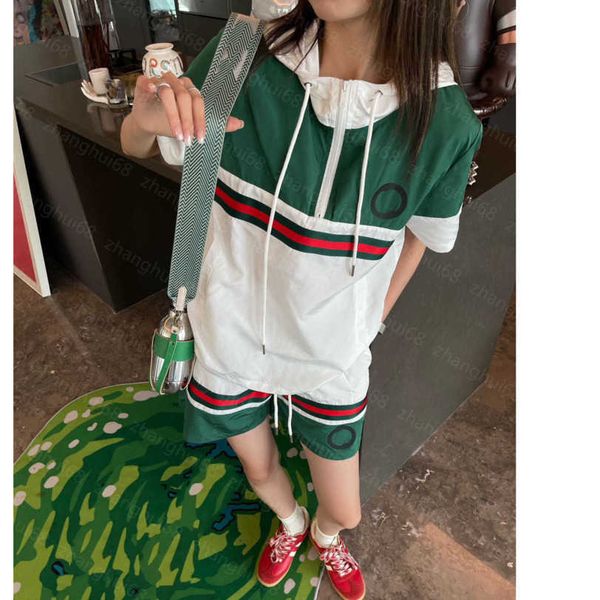 23ss womens designer clothing casual suit women shorts sets color matching hooded half-zip short sleeve embroidered elastic waist shorts set, White
23ss womens designer clothing casual suit women shorts sets color matching hooded half-zip short sleeve embroidered elastic waist shorts set, White