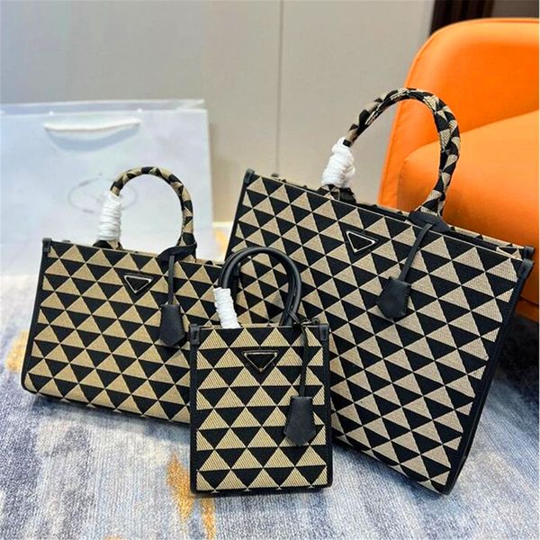 woman designer tote bag triangle symbole handbags large totes jacquard fabric shoulder bags cross body purse shopping bags for women, Red;black
woman designer tote bag triangle symbole handbags large totes jacquard fabric shoulder bags cross body purse shopping bags for women, Red;black