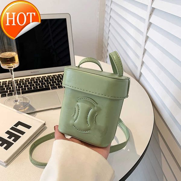 designer bags 22 spring and summer new triumphal arch box small lunch embossed soft leather mini msenger single shoulder women's bag fa
designer bags 22 spring and summer new triumphal arch box small lunch embossed soft leather mini msenger single shoulder women's bag fa