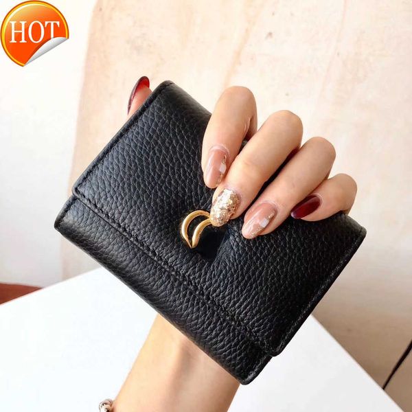 luxury brand designer change purse card pack handbag women's leather short double fold cowhide thin black red fashion versatile lightwe, Red;black
luxury brand designer change purse card pack handbag women's leather short double fold cowhide thin black red fashion versatile lightwe, Red;black