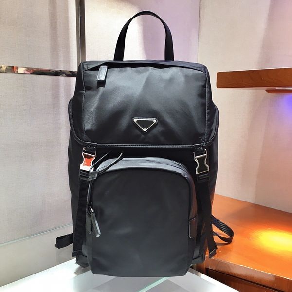2vz135 backpack high-end nylon multiple pockets technology material with backing style stylish and atmospheric
2vz135 backpack high-end nylon multiple pockets technology material with backing style stylish and atmospheric