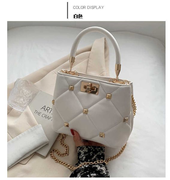 valenti designer women bags elegant roman stud tote bag imk8 rivest chain handbag large capacity femeal crossbody duffels fashion single sho
valenti designer women bags elegant roman stud tote bag imk8 rivest chain handbag large capacity femeal crossbody duffels fashion single sho
