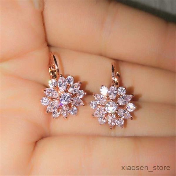stud fashion rose gold color hoop earrings flower clear crystal earring for women jewelry r230628, Golden;silver
stud fashion rose gold color hoop earrings flower clear crystal earring for women jewelry r230628, Golden;silver