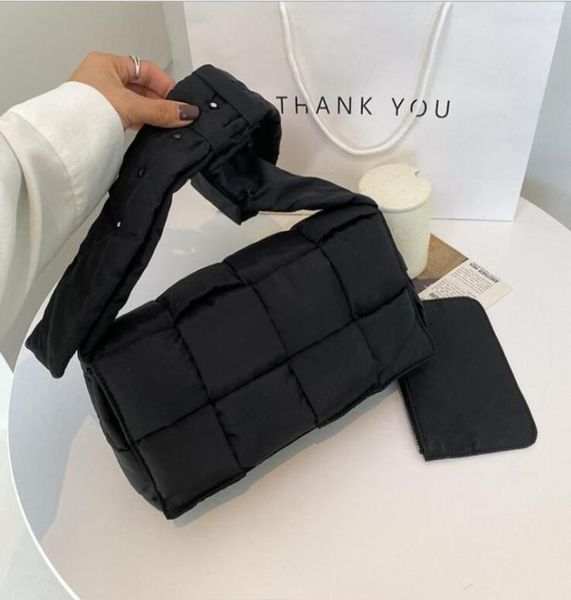 womens shoulder bags fashion cottonpadded jacket texture woven bag winter simple joker solid color light women backpack personali6680286, Black;red
womens shoulder bags fashion cottonpadded jacket texture woven bag winter simple joker solid color light women backpack personali6680286, Black;red