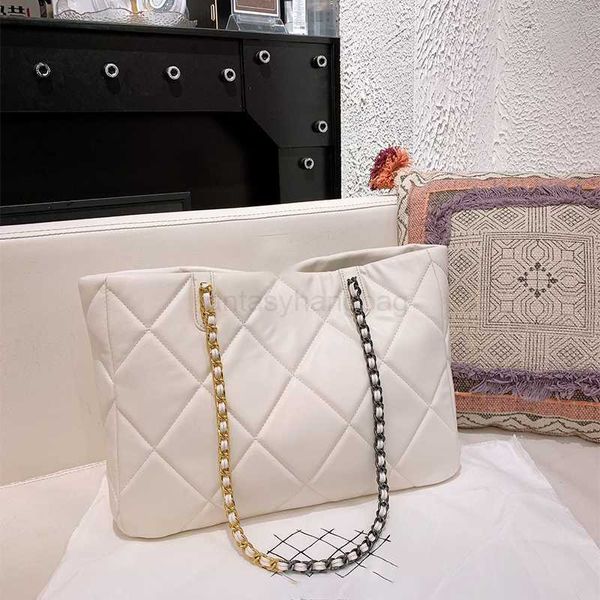 cc bag woman classic quilt fashion tote bag portable designer bag lady handbag luxury wallet crossbody 19 totes twocolor chain shopping bags
cc bag woman classic quilt fashion tote bag portable designer bag lady handbag luxury wallet crossbody 19 totes twocolor chain shopping bags