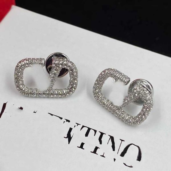 v-letter rhinestone silver needle brass material temperament niche design earrings for women, Golden
v-letter rhinestone silver needle brass material temperament niche design earrings for women, Golden