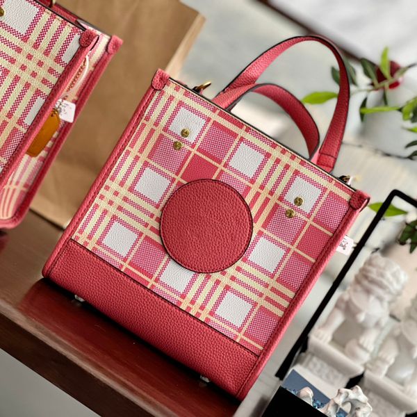 mini coac luxury shopping plaid original totes purse leather lady field tote nylon shoulder bag leader handbags designers totes bags size 22
mini coac luxury shopping plaid original totes purse leather lady field tote nylon shoulder bag leader handbags designers totes bags size 22