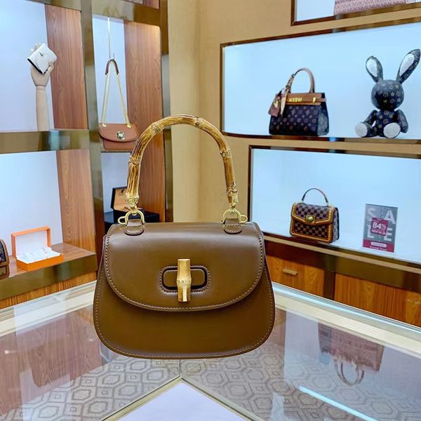 designer bag luxury famous product the tote bag genuine leather women fashion bags bamboo knot handle high sense shoulder bag adjustable sho
designer bag luxury famous product the tote bag genuine leather women fashion bags bamboo knot handle high sense shoulder bag adjustable sho