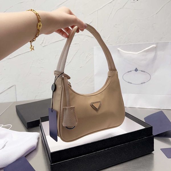 fashion courier tramp bag classic women shoulder bag nylon underarm bags famous designer bags luxury womens handbags tote purse
fashion courier tramp bag classic women shoulder bag nylon underarm bags famous designer bags luxury womens handbags tote purse