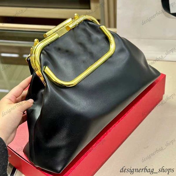 luxury designer shoulder bags,new women's handbags,tote bags,luxury ladies messenger bags,classic style fashion armpit bags 230501
luxury designer shoulder bags,new women's handbags,tote bags,luxury ladies messenger bags,classic style fashion armpit bags 230501